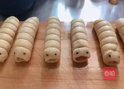 Caterpillar Sausage Cheese Bun Recipe Illustration 10