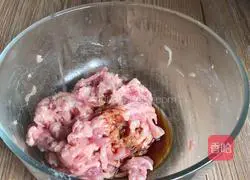 Illustration of making shredded pork with bell pepper 6