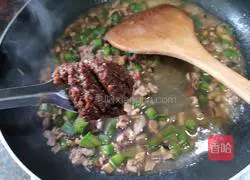 Illustration of how to make sand tea fried noodles 8