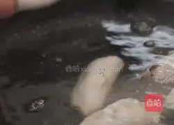 Illustration of how to make seaweed chicken dumplings 6