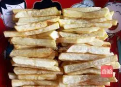 Illustration of making homemade snack potato chips 6