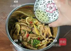 Illustration of how to make hot and sour chicken feet with lemon 9