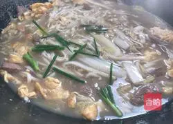 Illustration of how to make egg and pork liver noodles 13