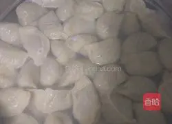 Illustration of how to make a big dumpling with meatballs 3