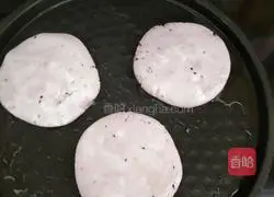 Brown Sugar Honey Sesame Purple Sweet Potato Cake Recipe Illustration 4