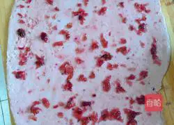 Illustration of how to make purple sweet potato rolls stuffed with roses 11