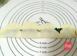 Fried Dumplings with Chives, Shrimp and Rosette#New Year's Eve Dinner Recipe Illustration 9