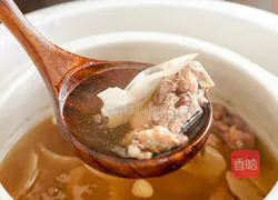 Undersea coconut crocodile broth, a must-have recipe for relieving coughs and moisturizing the lungs and tracheitis 2