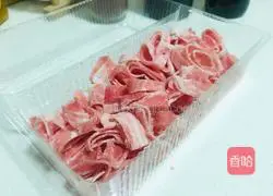 Illustration of how to make fried noodles with black pepper and beef in electric baking pan 4