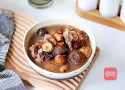 Illustration of how to make pork ribs and chestnut soup 11