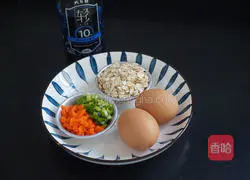 Illustration of how to make oatmeal and egg braised cakes 1