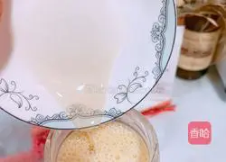 Illustration of how to make banana milk 4