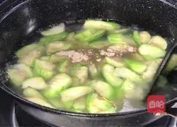 Illustration of how to make luffa and pork liver soup 9