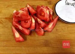 Illustration of how to make tomato juice for detoxification and beauty 2