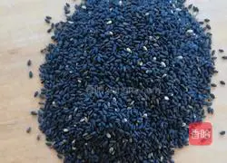 Illustration of how to make black sesame steamed buns 1