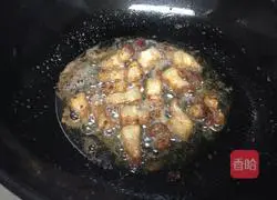 Illustration of how to make braised pork with potatoes 2