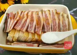 Illustration of how to make steamed braised tofu with bacon 7