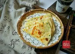 Illustration of how to make scallion pancakes that are crispy on the outside and soft on the inside 18