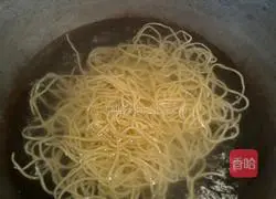 Illustration of making Korean cold noodles 4