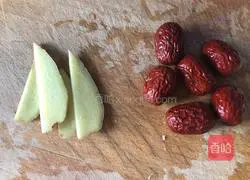 Soybean, lotus root and pork ribs soup recipe 3