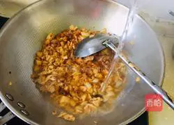 Illustration of how to make pickled cabbage and mutton noodles 5