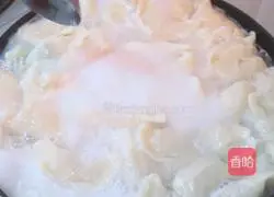 Illustration of how to make dumplings stuffed with pork and pickled cabbage 13