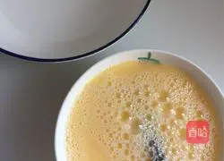 Illustration of how to cook minced meat and stewed eggs 2