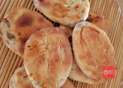 Illustration of how to make pork, chives and pickled mustard pot helmet 20