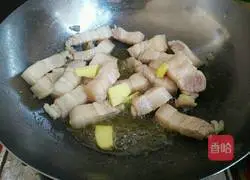 Chestnut braised pork recipe 6