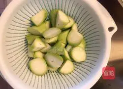 Luffa Mushroom Illustration of how to make mushroom and egg soup 1