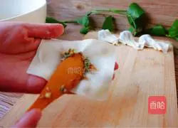 Pork and shepherd's purse wonton#New Year's Eve dinner recipe illustration 11