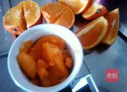 Illustration of how to make cute and sweet orange and mango juice 1