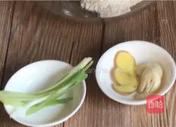 Illustration of how to make sesame-flavored pot-wrapped pork 1