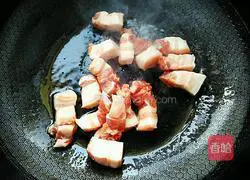 Illustration of how to cook pork with dried plums and vegetables 6