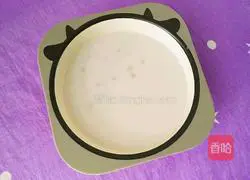 Illustration of how to make strawberry, orange, milk and sago 10