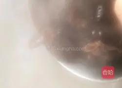 Illustration of how to make mushroom, fungus and chicken leg soup 7