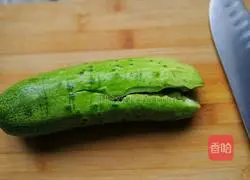 Illustration of how to shoot cucumbers 2