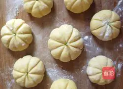 Illustration of how to make pumpkin sugar packets 4