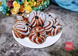 Illustration of how to make two-color flower rolls 10