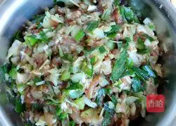 Illustration of how to make hot noodle dumplings 7