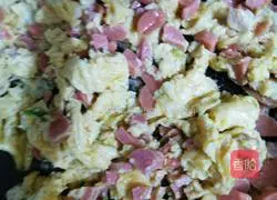 Illustration of how to make fried instant noodles 4