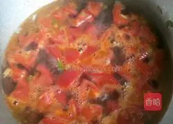 Illustration of how to make simple and delicious tomato and egg soup in 5 minutes 6