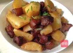 Illustration of how to make braised pork with potatoes 6