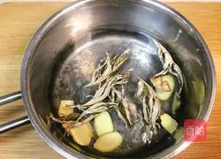 Illustration of how to make ginger moxa leaf soup (removing cold and regulating qi) 6