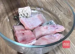 Illustration of how to make fish soup with mushrooms and tofu 2