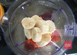 Papaya Banana Milkshake Recipe Illustration 2