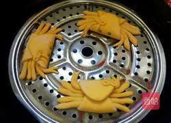Illustration of how to make cartoon steamed buns (little crabs) 15