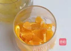 Illustration of how to make orange and chrysanthemum ice drink 8