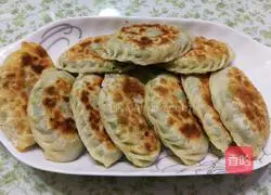 ??Illustration of how to make three-fresh chive box for New Year's Eve dinner 4