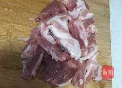 Illustration of how to make Chinese cabbage stewed with frozen tofu 2